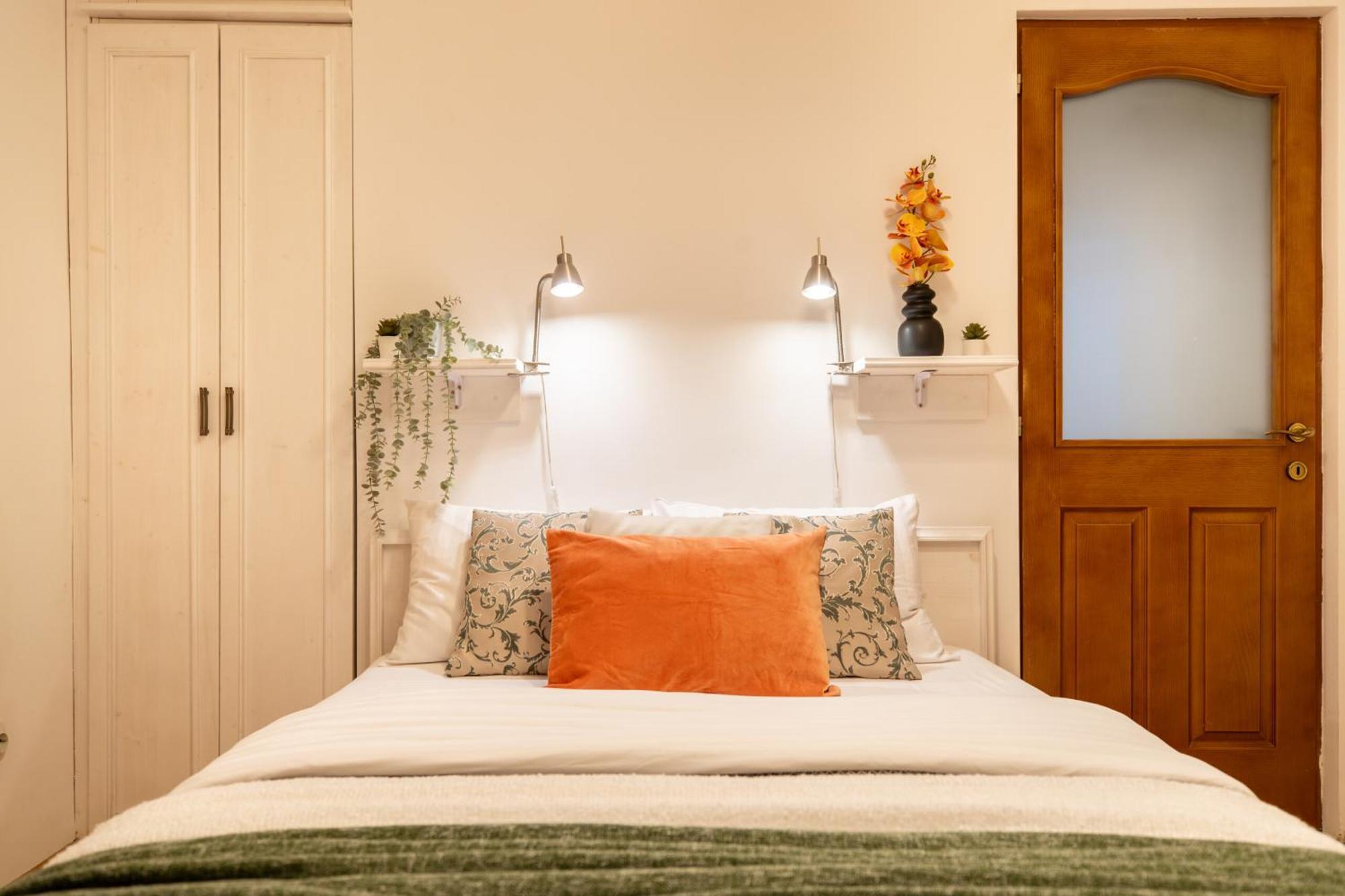 2Br Apartment At Piata Natiunilor Unite: Perfect For City Center Stays Bukarest Eksteriør billede