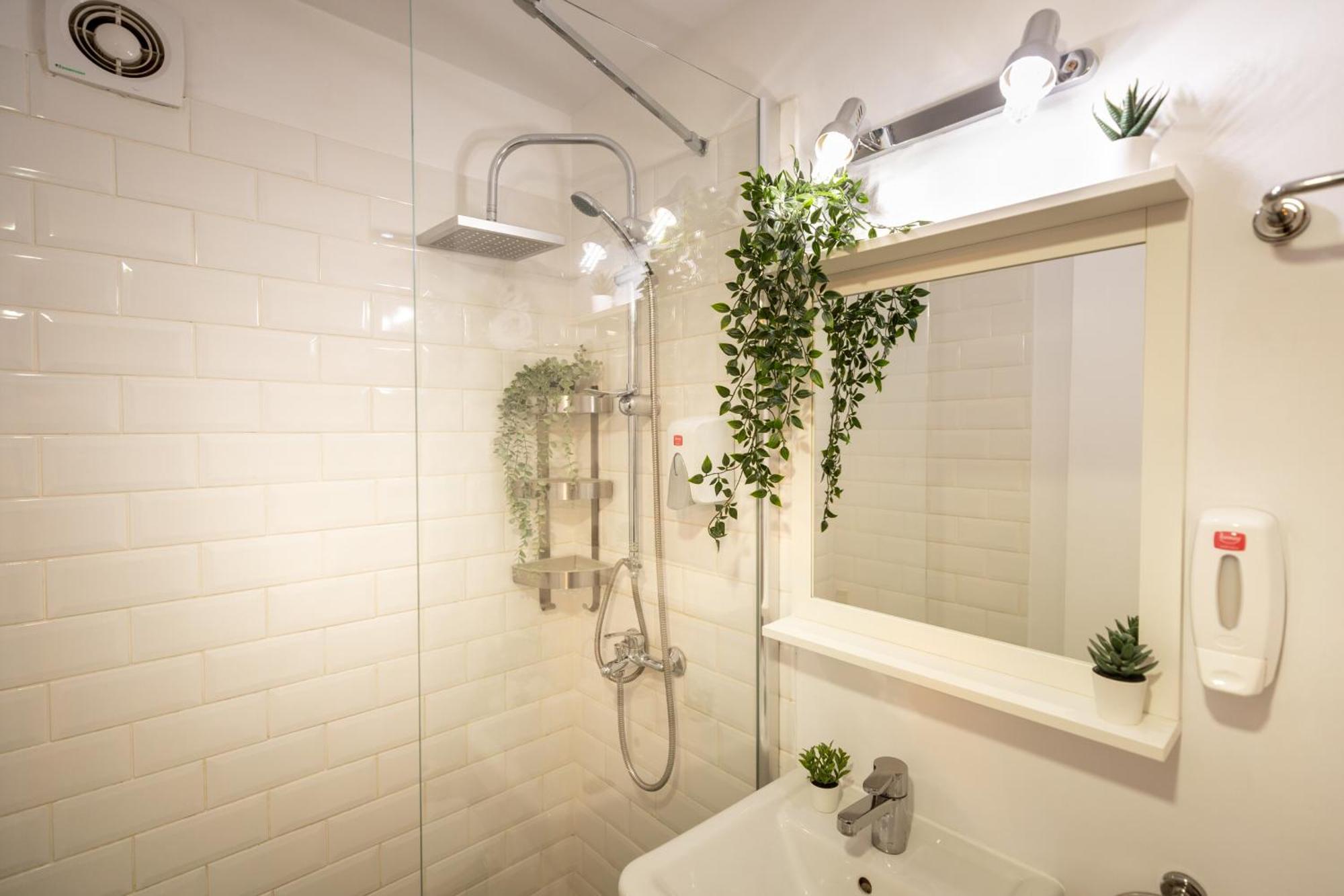 2Br Apartment At Piata Natiunilor Unite: Perfect For City Center Stays Bukarest Eksteriør billede