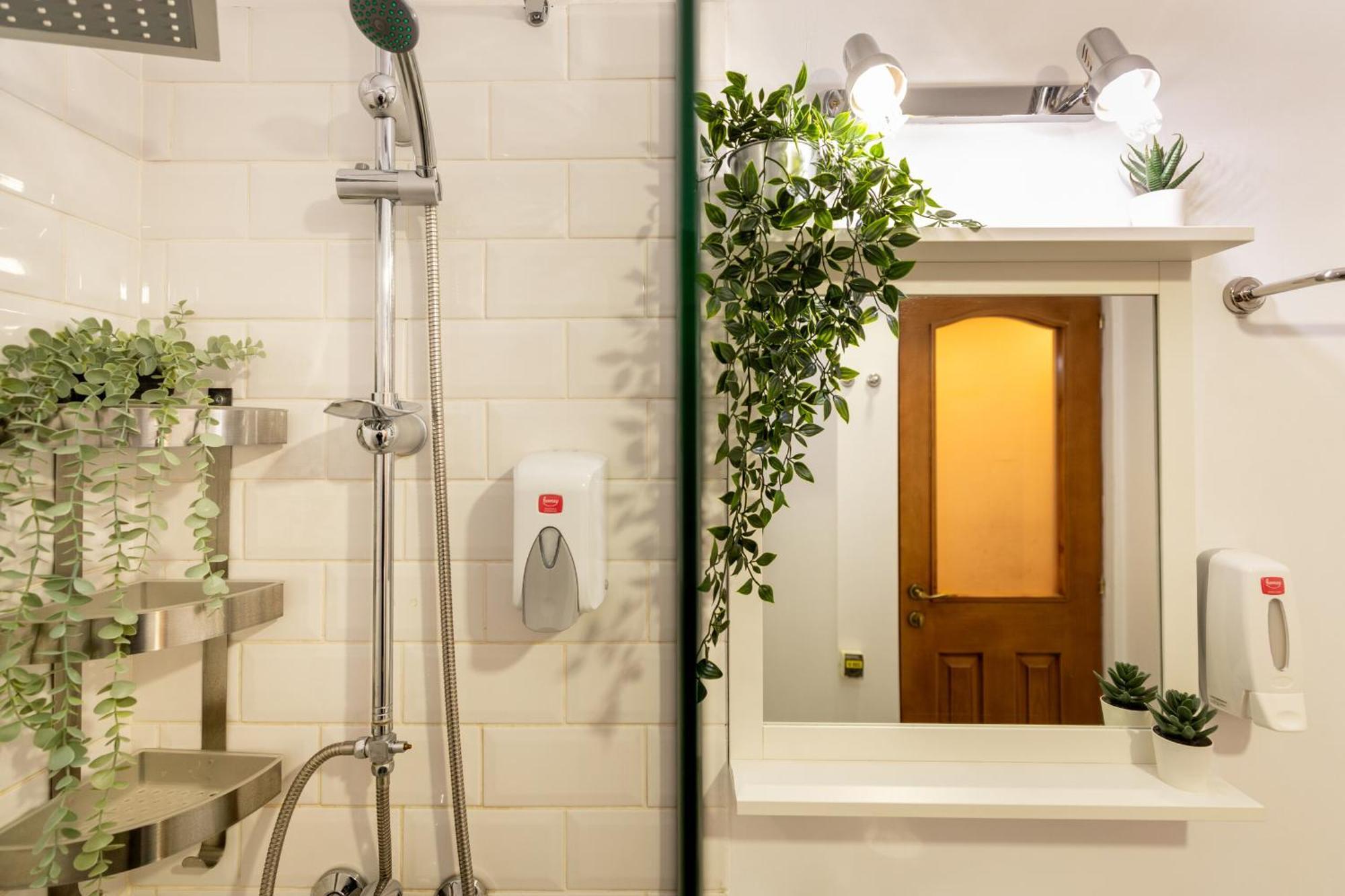 2Br Apartment At Piata Natiunilor Unite: Perfect For City Center Stays Bukarest Eksteriør billede