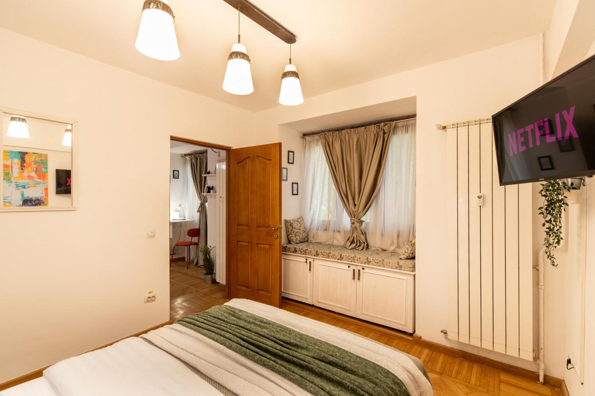 2Br Apartment At Piata Natiunilor Unite: Perfect For City Center Stays Bukarest Eksteriør billede